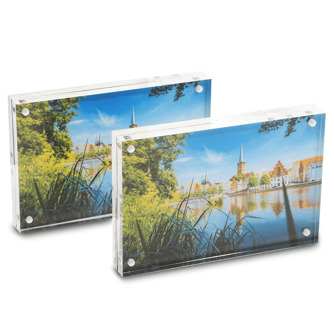 Magnetic acrylic photo frame
